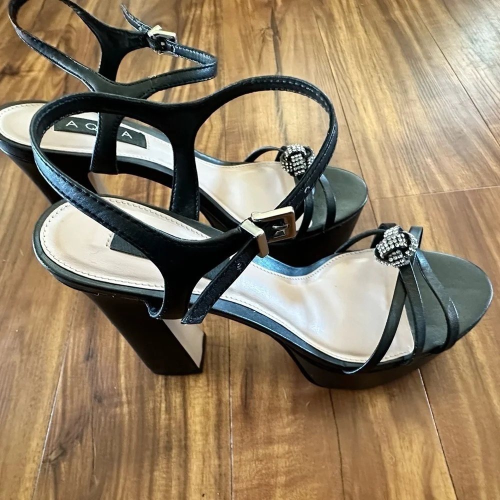 {Aqua} Platform Sandal Size: 7.5